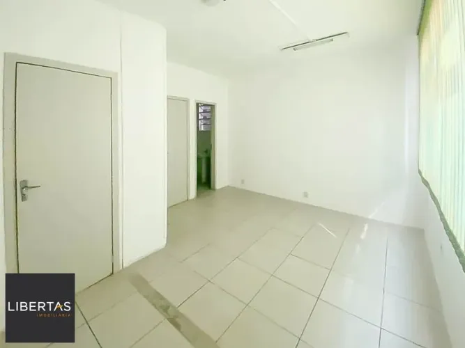 Sala Comercial de 50m² para Alugar, 4 salas divididas - Centro Histórico