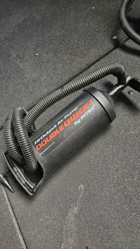 Bomba de Ar Manual de Pé com 3 Bicos - Para Boias, Colchões e Piscinas Infláveis