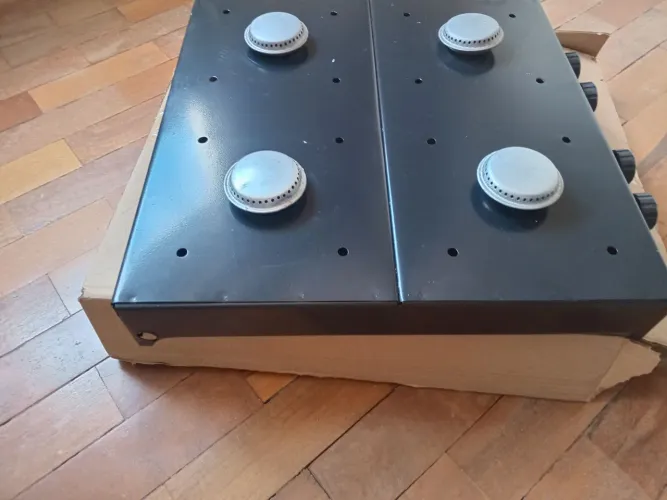 Vende se fogão 4 bocas mesa ou acampamento.  Leve prático.