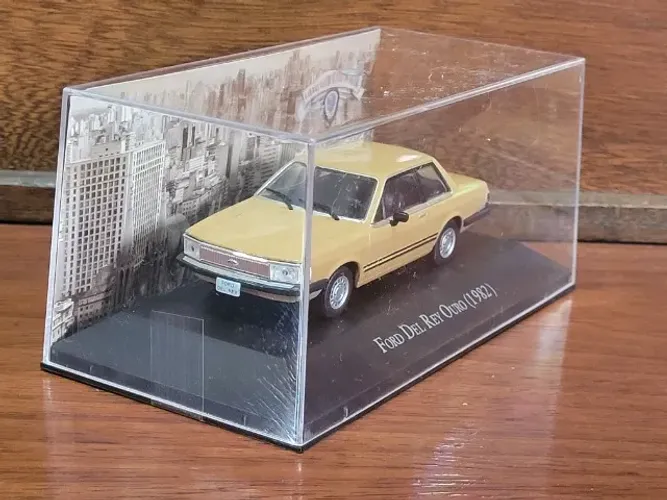 Ford Del Rey Ouro 1982 - Coleção Carros Inesquecíveis do Brasil - Carrinho Miniatura 1/43