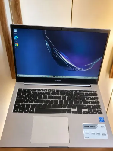 Notebook seminovo Samsung Prata Book E20