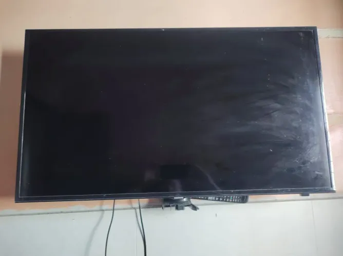 Tv para retirada de peças
