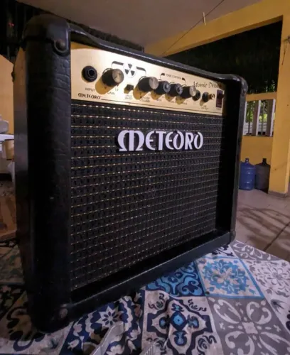 Amplificador Meteoro Atomic Drive 20W RMS