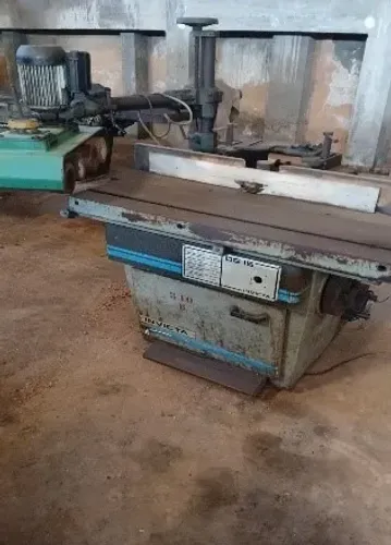 Máquina Tupia  DS15 com avanço 4 rodas para madeiras 