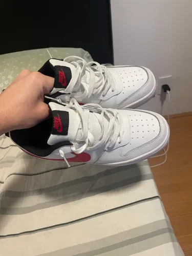 Nike court borough original 38