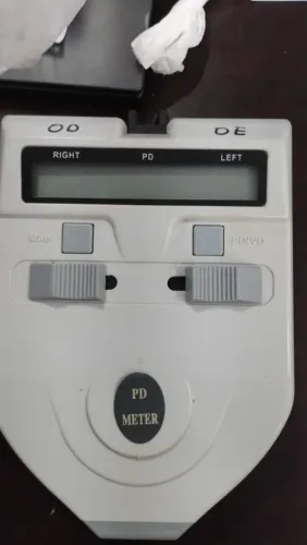 Pupilometrô digital PD 90 semi novo preço de ocasião 1000 faço entrega.