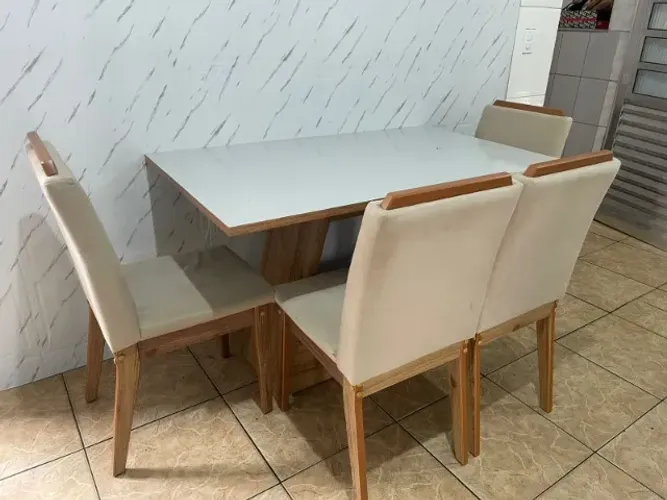 MESA DE JANTAR - 4 LUGARES