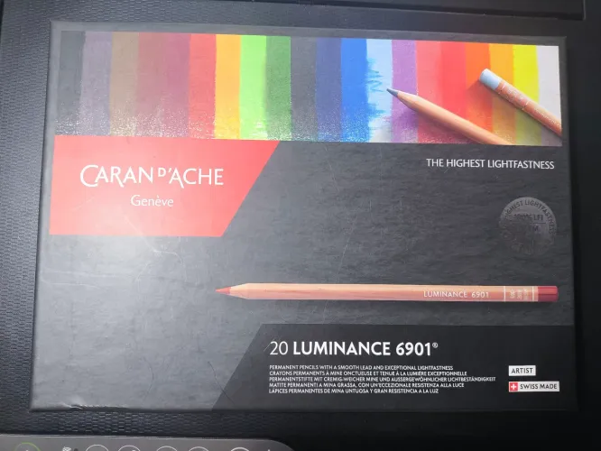 Lápis de cor carand'ache Luminance 20 cores