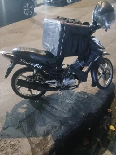 To com esa moto pra vender freio a disco na dianteira e na partida e no pedal so pegar e