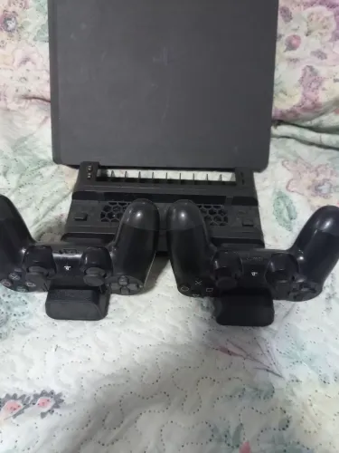 Playstation 4 slim