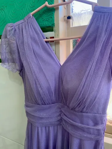 vestido de festa lilás brilhante