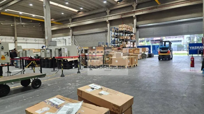 Galpão, 8073 m² - venda por R$ 200.000,00 ou aluguel por R$ 240.000,00/mês - Vila Jordanóp