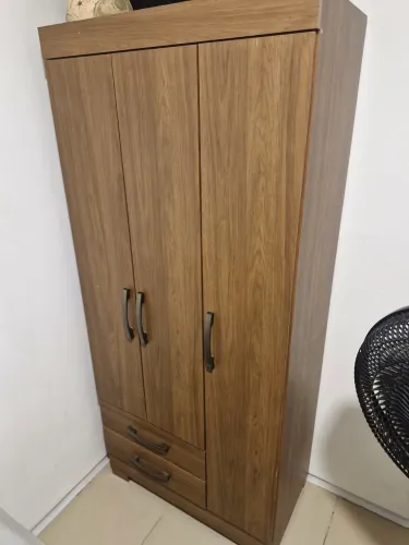 Guarda roupa solteiro 3 portas