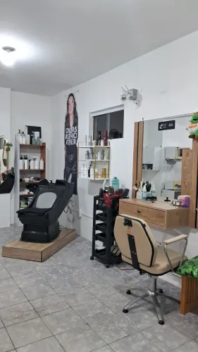 Vaga para cabeleireiro(a)