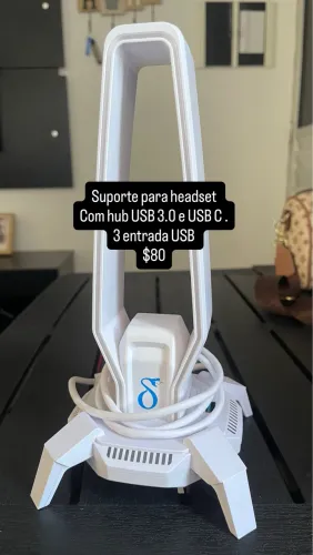 Suporte de headset e hub USB