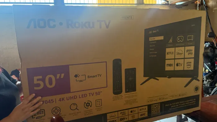 Vendo tv nova lacrada 50 polegadas roku/semp