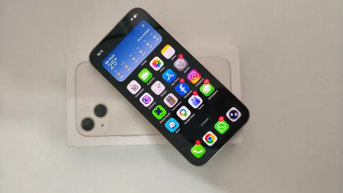 iPhone 13
