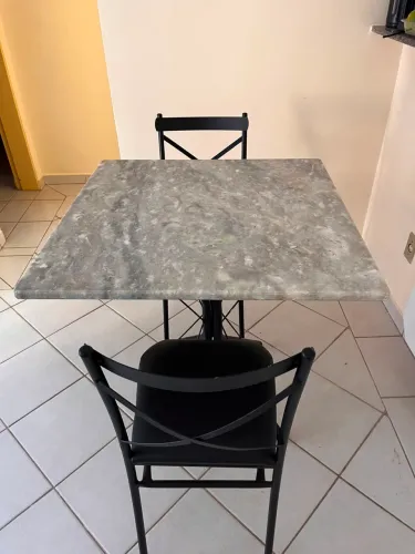 Mesa de mármore