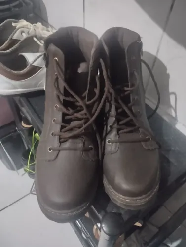 Bota masculina 43