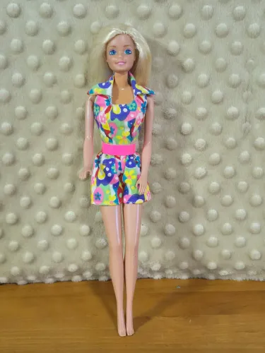 Boneca barbie estrela búzios 