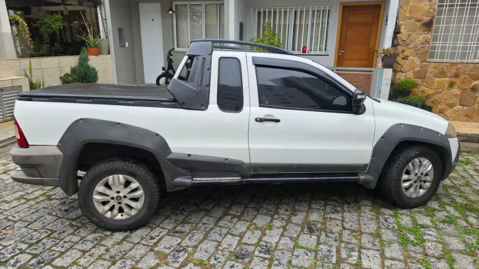Fiat Strada Adventure 1.8/ 1.8 Locker Flex CE 2013