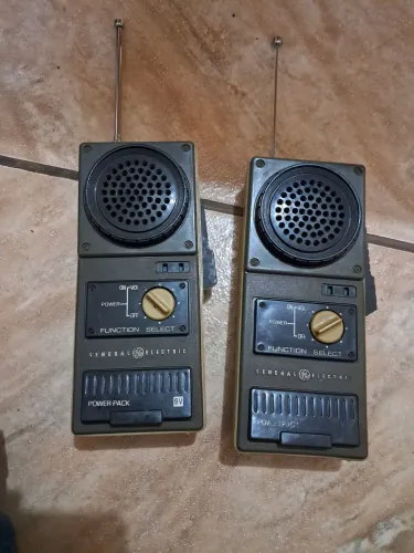 Radio comunicador antigo leia 