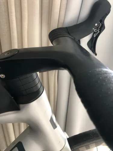 Bicicleta Speed Sunpeed 2025 Shimano 105 24V - acessórios