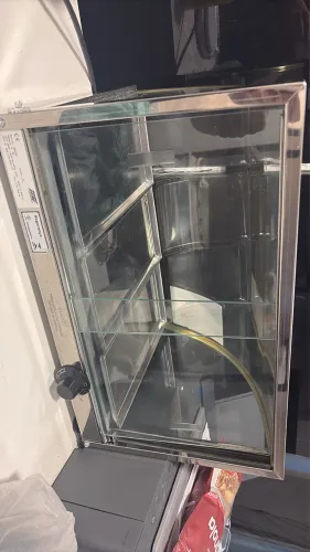 Expositora de salgados novíssima