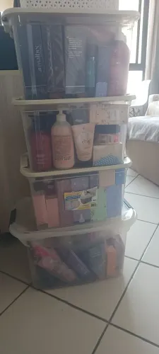 Vendo estoque de produtos Boticário todos novos e lacrado. São aproximadamente 17,0000 em