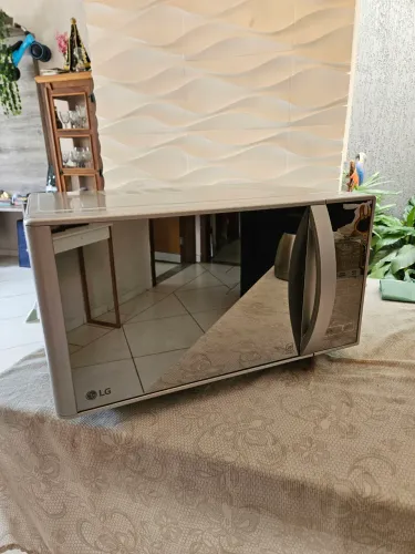 Micro-ondas Grill LG Prata Espelhado 30L (MH7053RA)