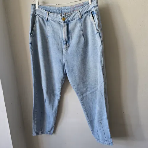 Calça jeans Equívoco