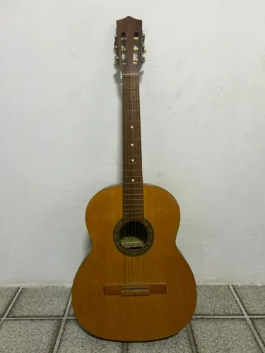 Violão Tonante Modelo 124 - Clássico, bom estado, pronto para tocar