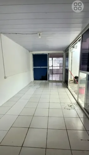 Vendo ótima Casa com 8 quartos no Bairro da Madalena / Recife