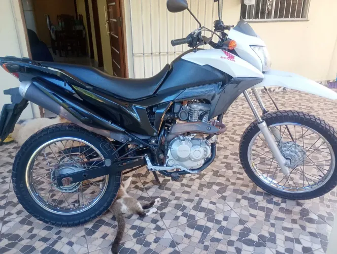 Vendo moto Bros 160 cor branca top