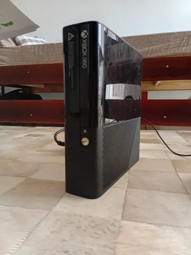 Xbox 360 - Original - Não Desbloqueado - Acompanha jogos Originais