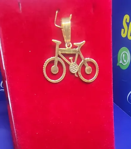 Pingente Bicicleta Ciclista Prata 950 Folheado à Ouro 18 Kilates Peso 2.00 Gramas 30 mm x 