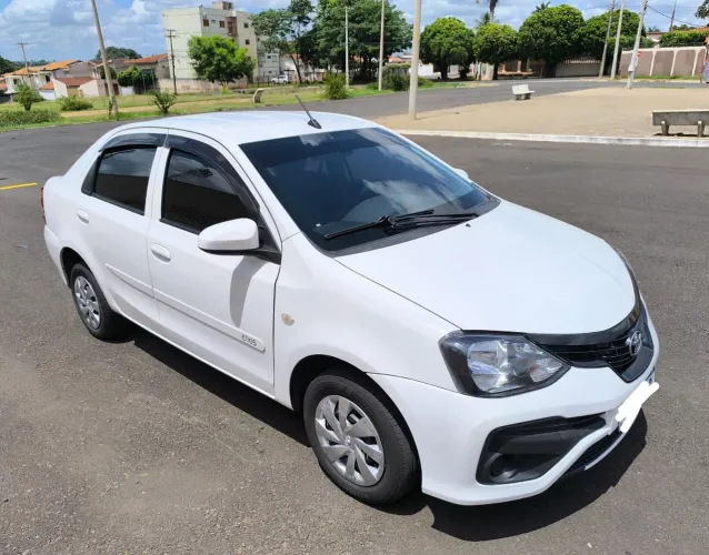 Toyota Etios X Sedan 1.5 Flex 16V 4P Mec. 2020
