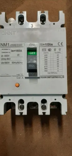 Disjuntor 160 A Marca CHiNT,Alto Poder de Ruptura Como Novo