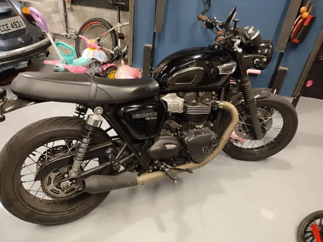 Bonneville T100