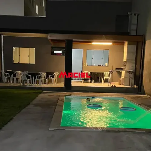 Linda Edícula com piscina e área gourmet completa à venda em São Jose dos Campos!