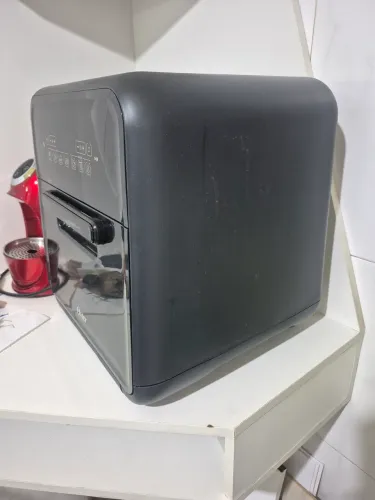 Forno elétrico Oster.