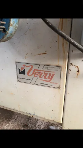 Esquadrejadeira Verry