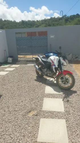 CB 300