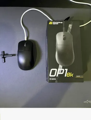Mouse Endgame Gear OP1 8K Black + Cabo Flexcord + Micro Bungee Pulsar + Caixa