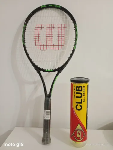 Raquete de Tênis Wilson + Bolas Dunlop