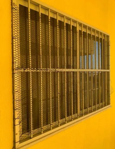 Grades de alumínio
