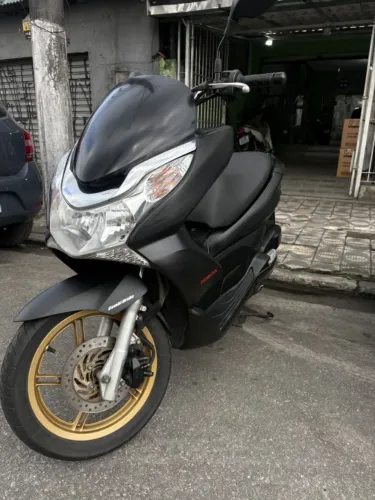 Honda PCX 150 DLX 2015 Ediçao Limitada Preta Fosca Rodas Douradas 45.000km