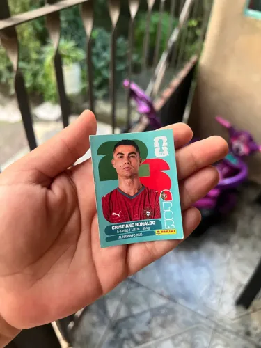 VENDE - SE FIGURINHA DO CRISTIANO RONALDO