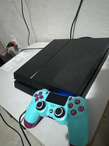 PlayStation 4 + 2 jogos digitais