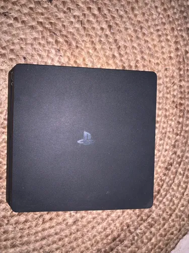 PlayStation 4 - MUITO NOVO